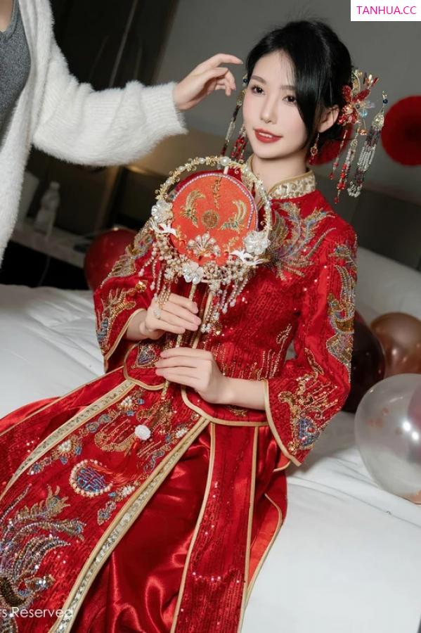 陈若依 抖娘利世 [XiuRen]高清写真图 2024.04.11 No.8376 利世 美腿丝袜第2张图片